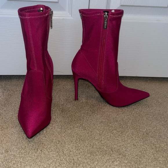 NWT Guess Women’s Frita Ankle Boot Size 5 - Picture 2 of 15